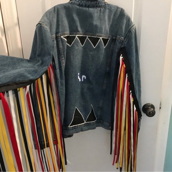 POW WOW Jacket hand painted by Canadian Indigenous Artist. Unisex. Large. - Picture 5 of 16